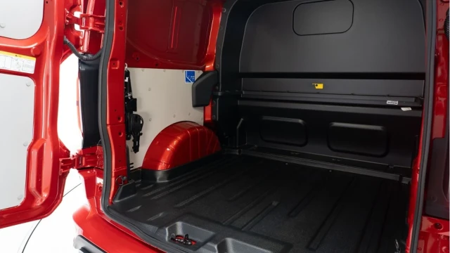 Ford Transit Custom MS-RT (25 Reg) 300 2.0 Ecoblue MS-RT (5 Seat) (+VAT) Image 4