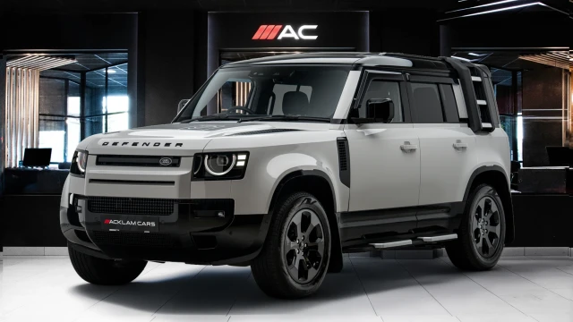 Land Rover Defender Image 1