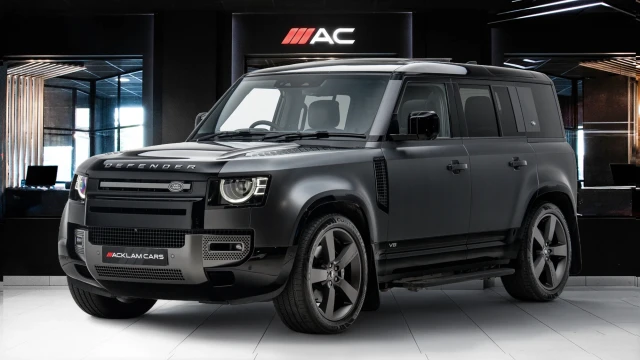 Land Rover Defender Image 1