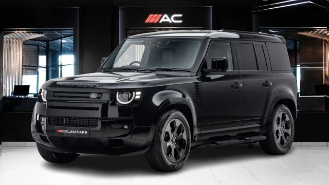 Land Rover Defender Image 1