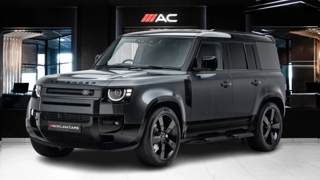 Land Rover Defender Image 1