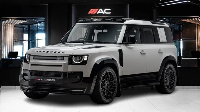Land Rover Defender Image 1