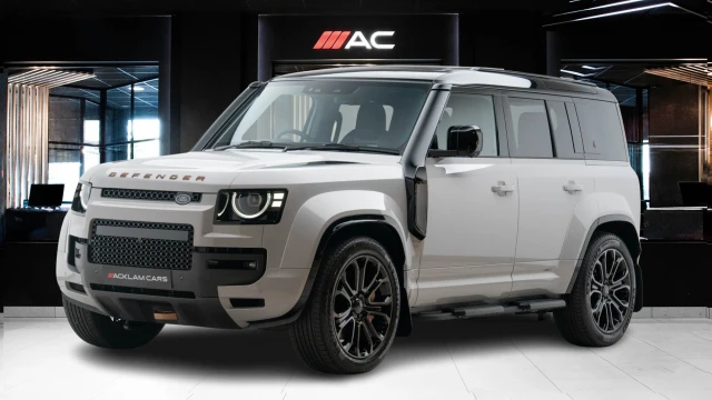 Land Rover Defender Image 1