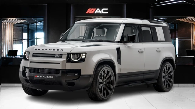 Land Rover Defender Image 1
