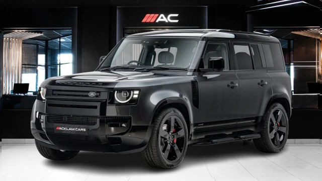 Land Rover Defender Image 1
