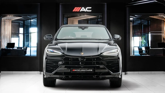 Lamborghini Urus Image 2