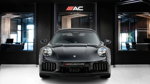 Porsche 911 Image 2