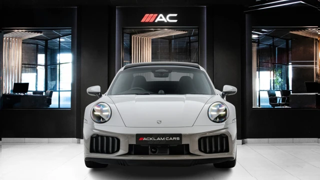 Porsche 911 Image 2