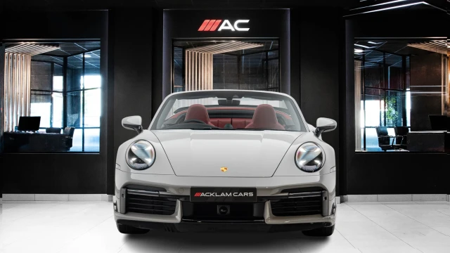 Porsche 911 Image 2