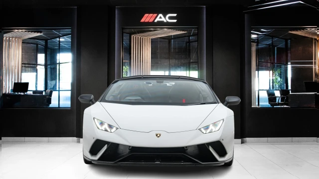 Lamborghini Huracan Image 2