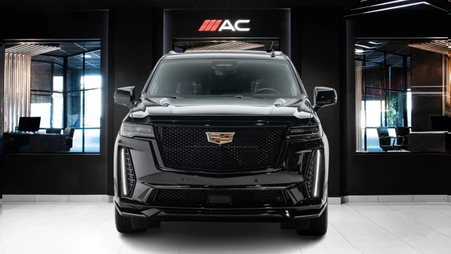 Cadillac Escalade Image 2