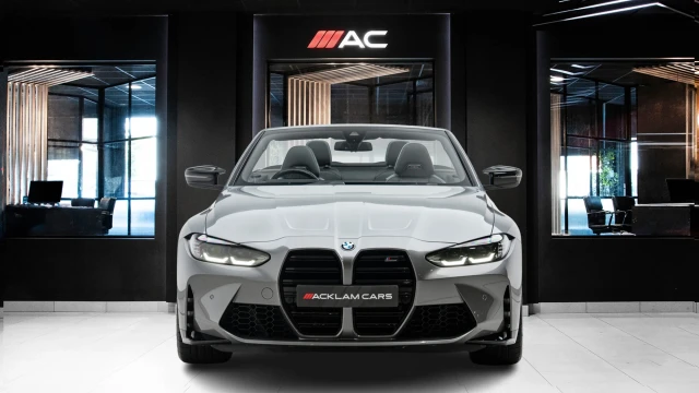 BMW M4 Image 2