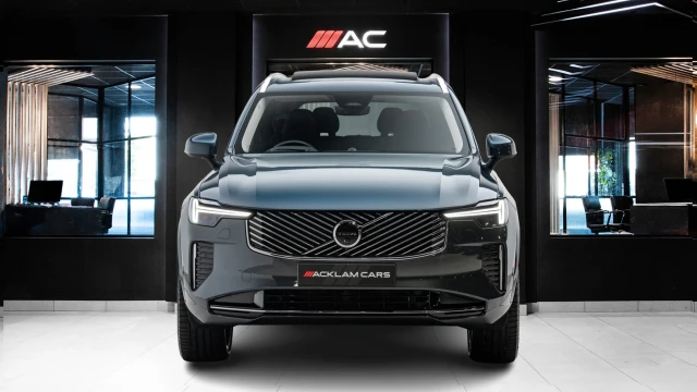 Volvo XC90 Image 2