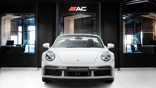 Porsche 911 Image 2