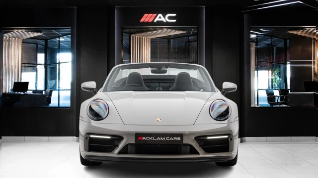 Porsche 911 Image 2