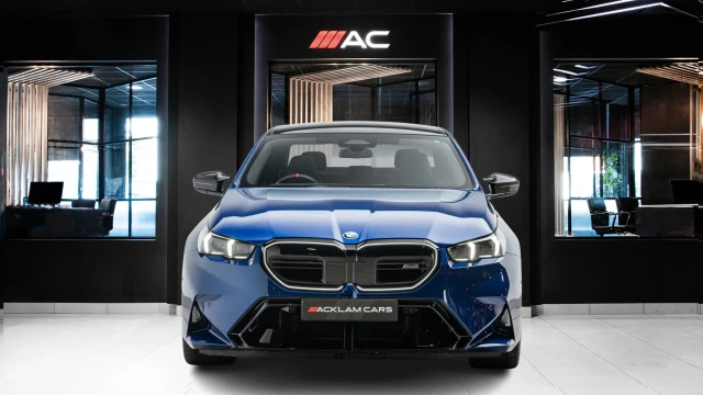 BMW M5 Image 2