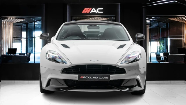 Aston Martin Vanquish Image 4