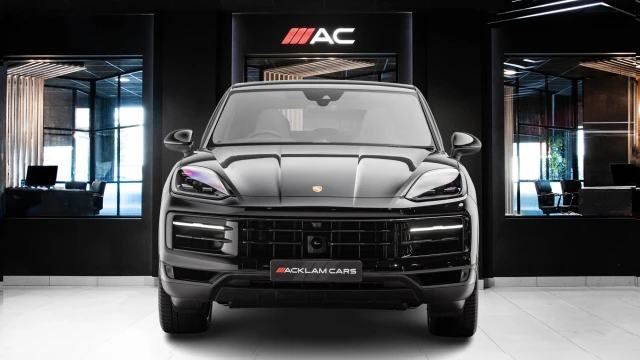 Porsche Cayenne Image 2