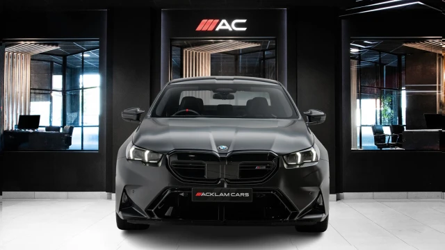 BMW M5 Image 2