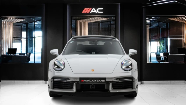 Porsche 911 Image 2