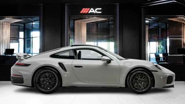 Porsche 911 Image 3