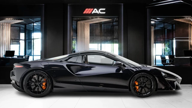 McLaren Artura Image 3