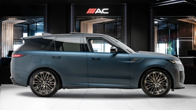 Land Rover Range Rover Sport Image 3