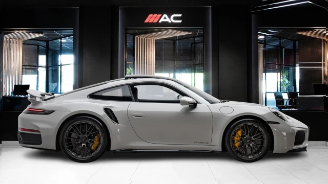 Porsche 911 Image 4