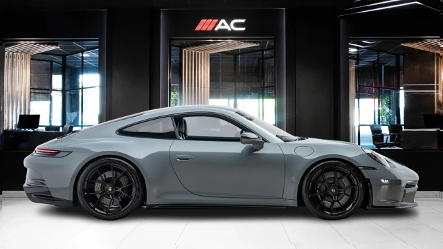 Porsche 911 Image 3
