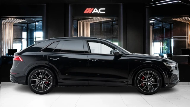 Audi SQ8 Image 3