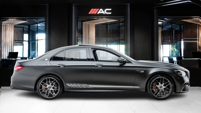 Mercedes-Benz E Class Image 3