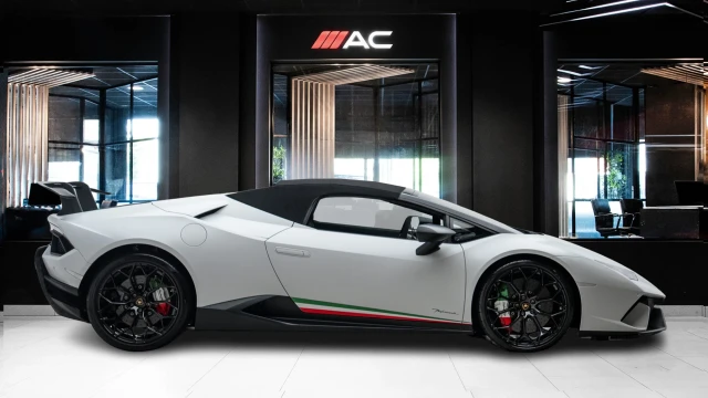 Lamborghini Huracan Image 3