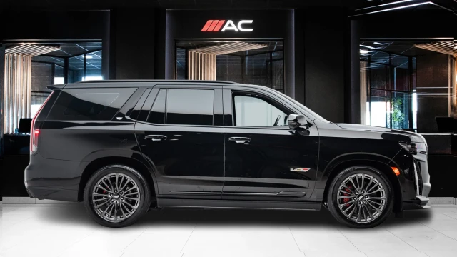 Cadillac Escalade Image 3