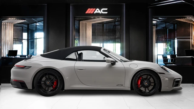 Porsche 911 Image 3