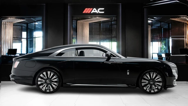 Rolls-Royce Spectre Image 3