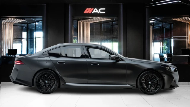 BMW M5 Image 3