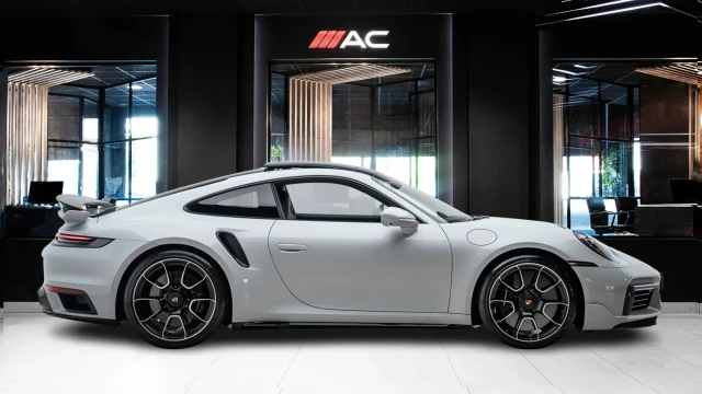 Porsche 911 Image 4