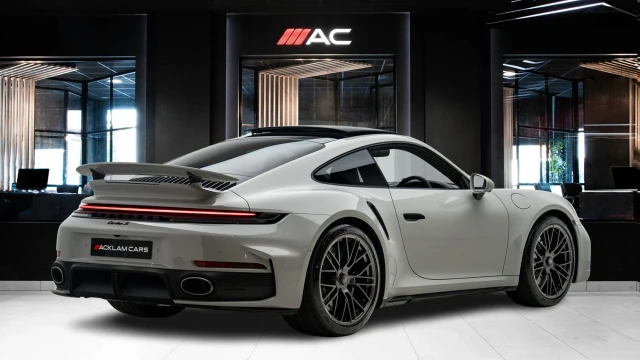 Porsche 911 Image 4
