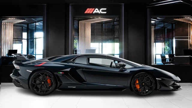 Lamborghini Aventador Image 3