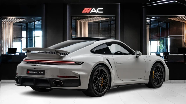 Porsche 911 Image 3