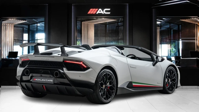 Lamborghini Huracan Image 4