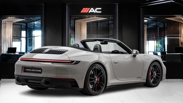 Porsche 911 Image 4