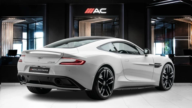 Aston Martin Vanquish Image 5