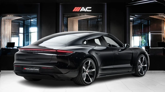 Porsche Taycan Image 4