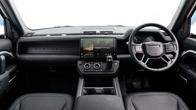 Land Rover Defender Image 5