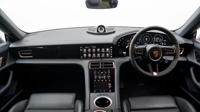 Porsche Taycan Image 5