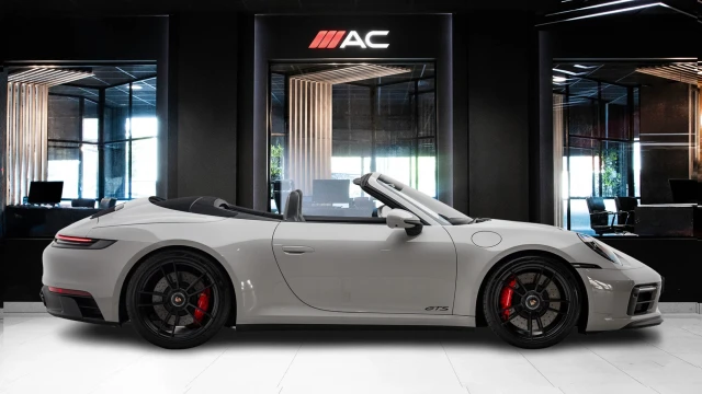 Porsche 911 Image 5