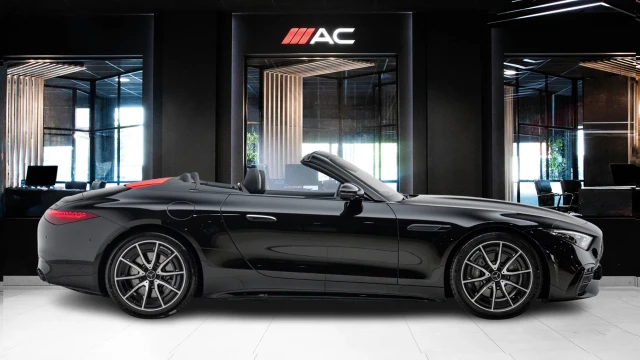 Mercedes-Benz SL Image 5