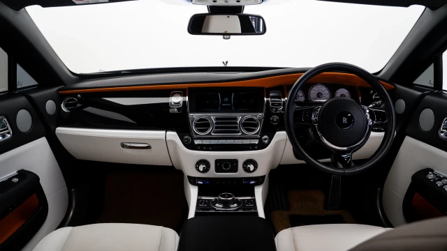 Rolls-Royce Wraith Image 5