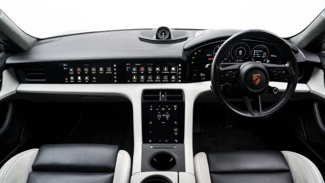 Porsche Taycan Image 5